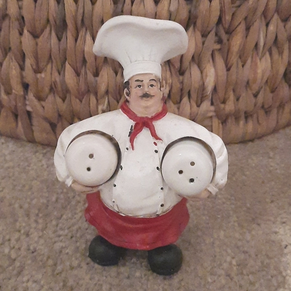 Chef salt and pepper shaker set